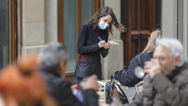 La pandemia ensancha la brecha salarial en España: las mujeres cobran entre un 20% y un 34% menos que los hombres
