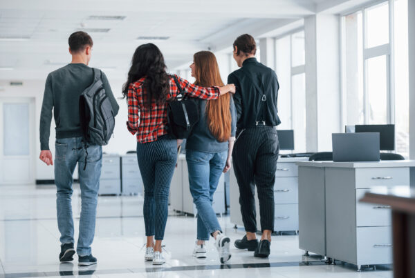 Continúan las brechas de género en la empleabilidad universitaria en España